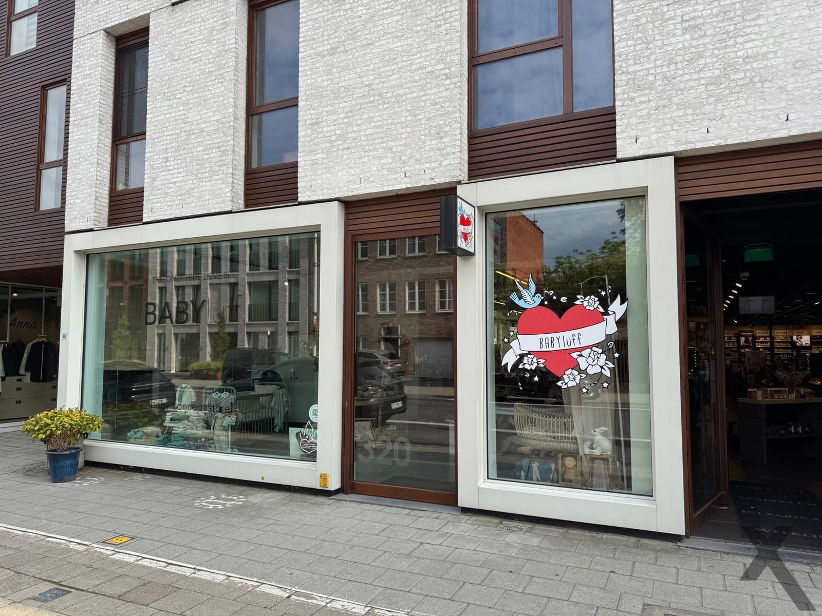 Uniek, instapklaar commercieel pand op toplocatie Schilde!