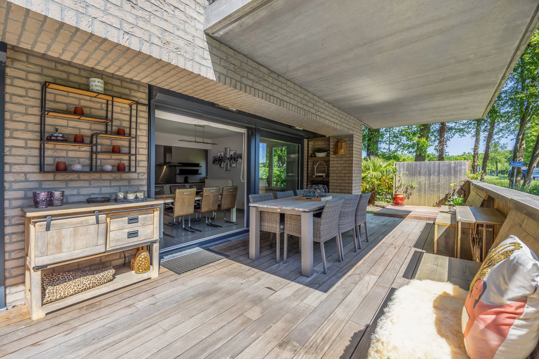 Mooi gelijkvloers hoekappartement met terras en tuintje — foto 23