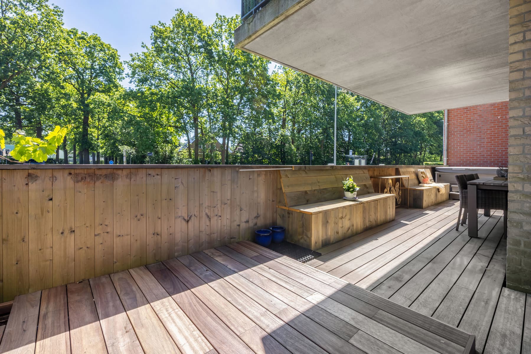 Mooi gelijkvloers hoekappartement met terras en tuintje — foto 19
