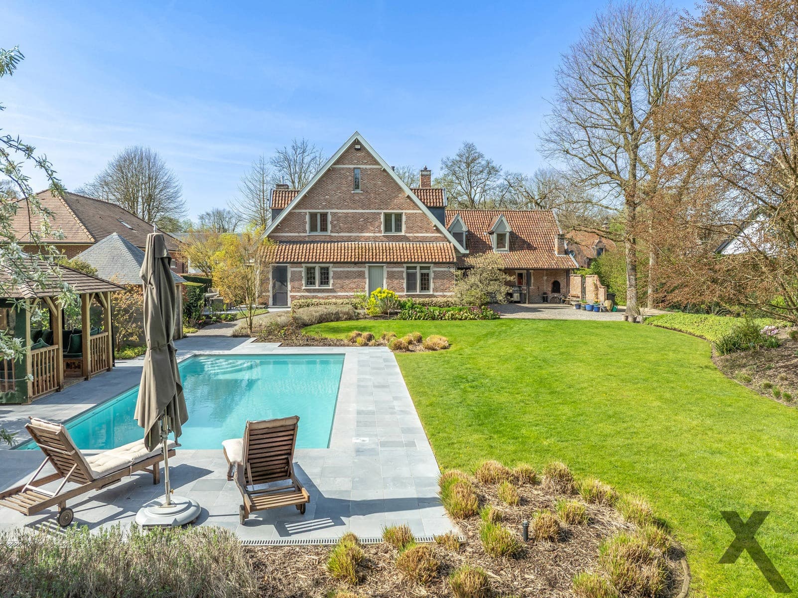 Luxe villa op 2.407 m² in de wijk 'Den Drijhoek' te Schilde