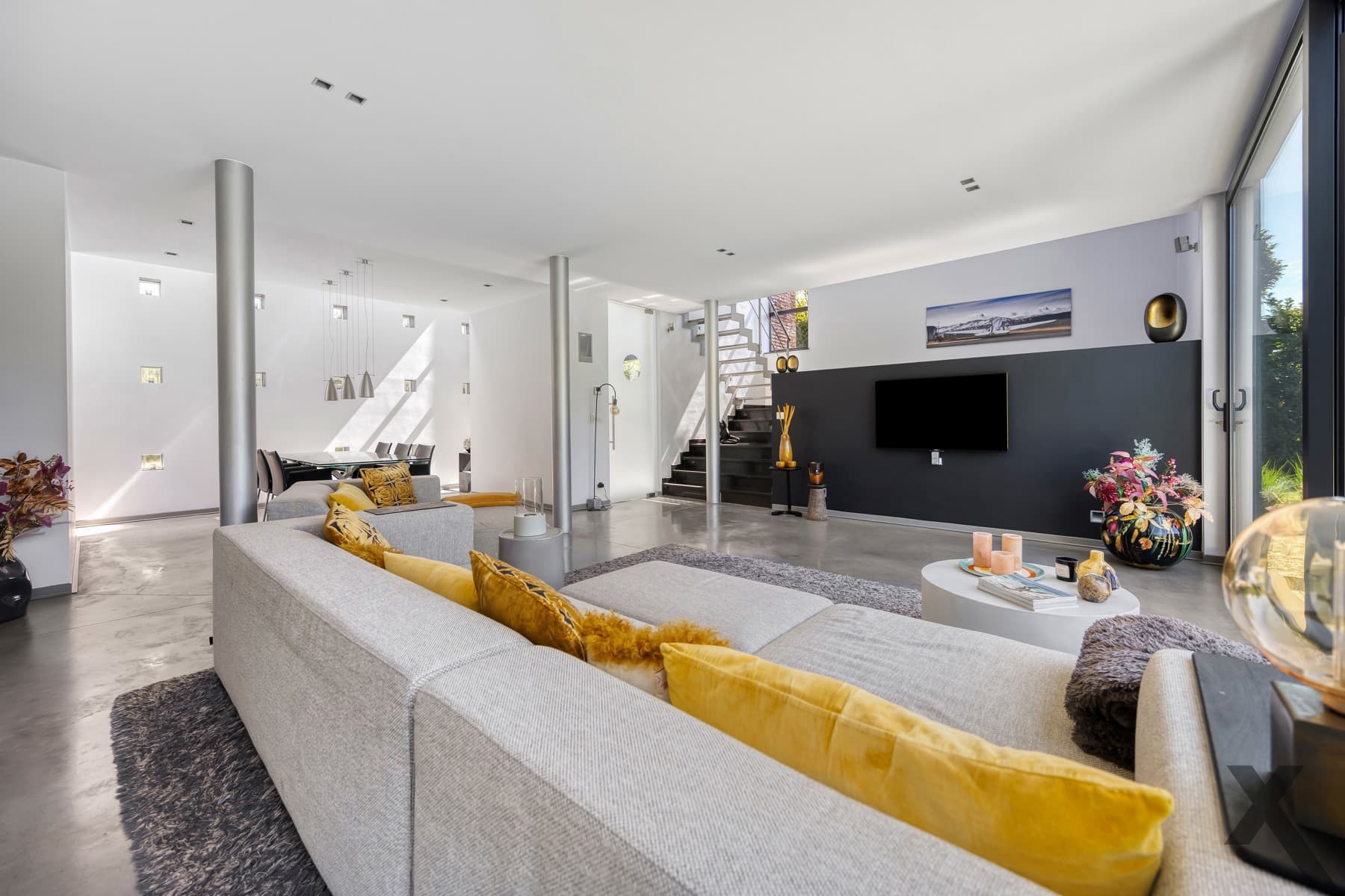 Tijdloze architecturale villa met weids zicht op natuur — foto 6