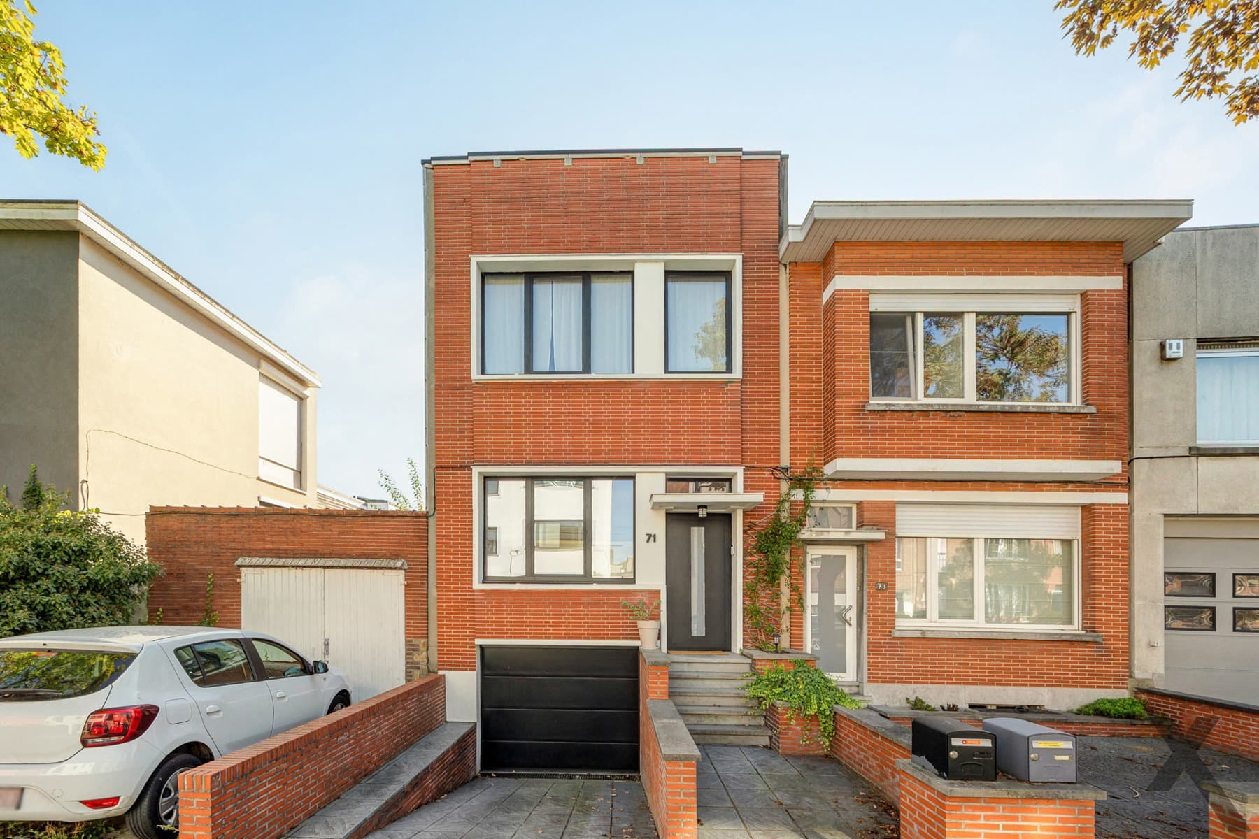 Exclusieve designwoning met garage - grens Mortsel-Edegem